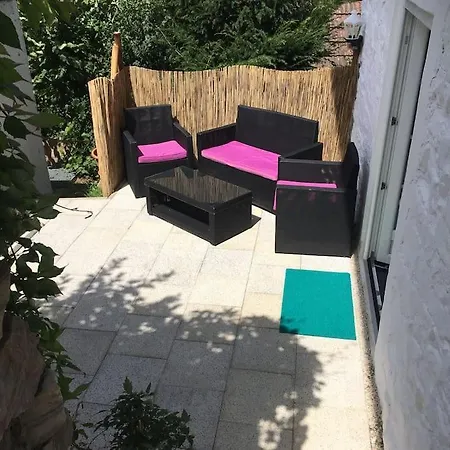 Direkt Im Ort Und Ruhig, Zauberhafte Einliegerwohnung *